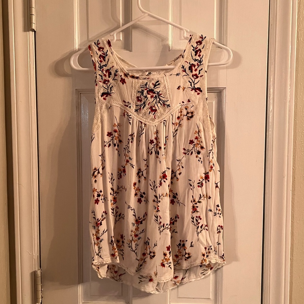 Mason & Belle Medium white floral sleeveless blouse
